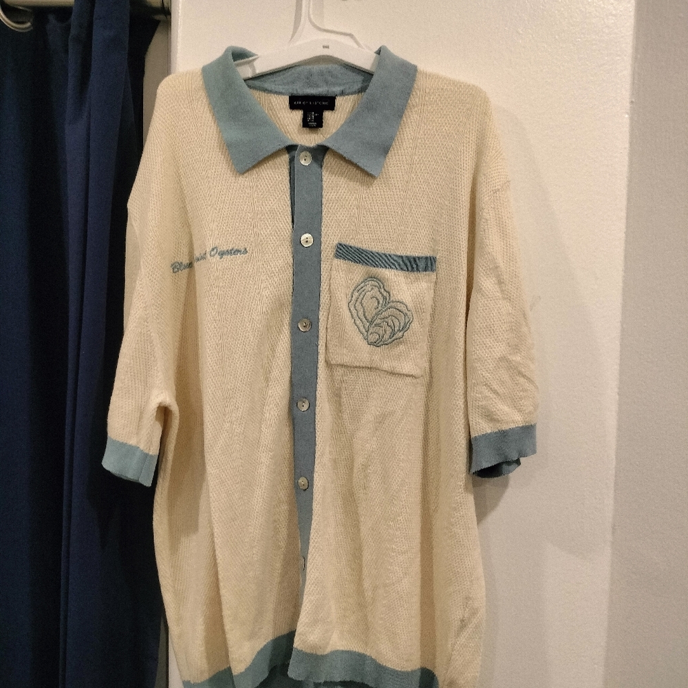 Art Of Rhetoric Cream and Light Blue Knit Polo Cardigan - Oyster Motif